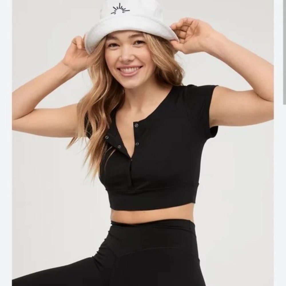 Offline‎ By Aerie Real Me Henley Crop Tee Black Medium Casual Sporty Summer